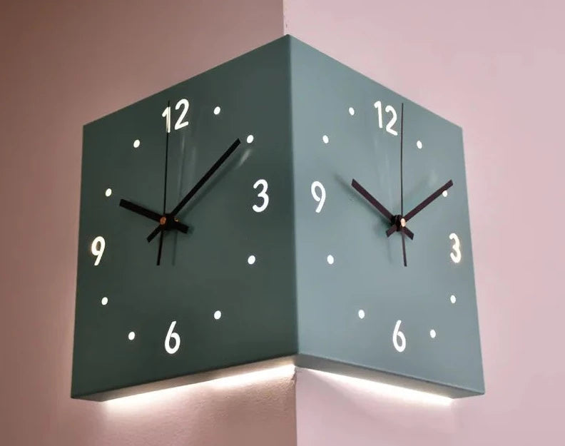 CornerTime Elegenate Hoek Klok - De meest unieke klok die er is!