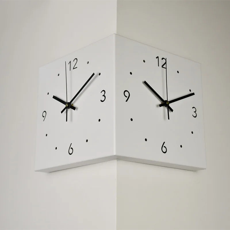 CornerTime Elegenate Hoek Klok - De meest unieke klok die er is!