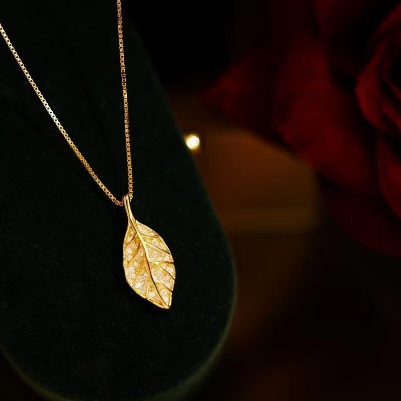 Gouden Blad Ketting - Goud, glans en glamour.