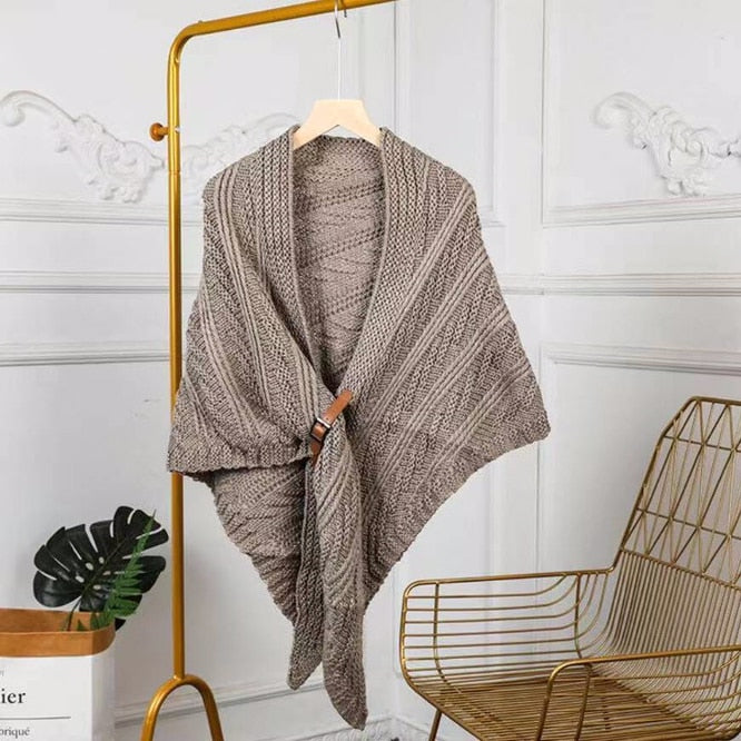 CozyGlam - Driehoekige Toga met gesp