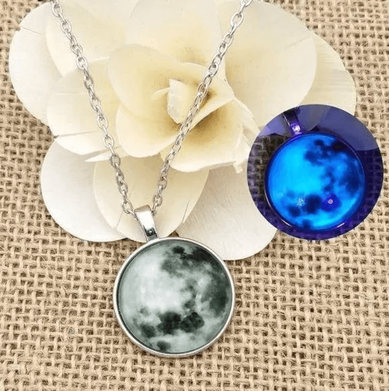 to the moon - Glow in the dark maanketting