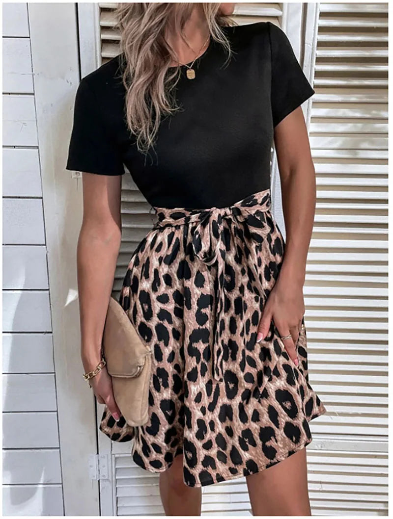 Mini Jurk met Luipaardprint voor Vrouwen – Korte Mouwen en Ronde Hals in 3 Kleuren-5